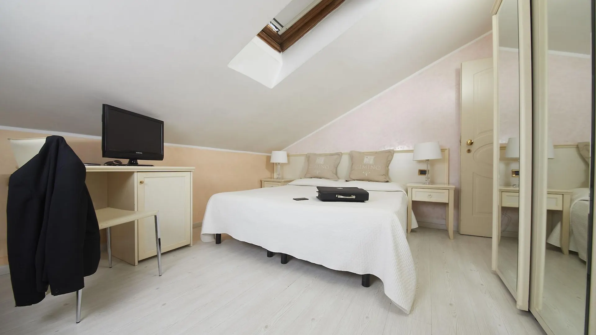 Hotel Vienna Ostenda e Ristorante il Danubio Rimini 4*,