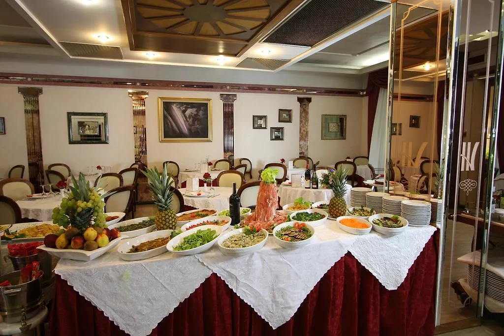 Hotel Vienna Ostenda e Ristorante il Danubio Rimini 4*,