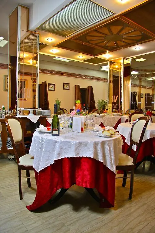 Hotel Vienna Ostenda E Ristorante Il Danubio Rimini 4*,