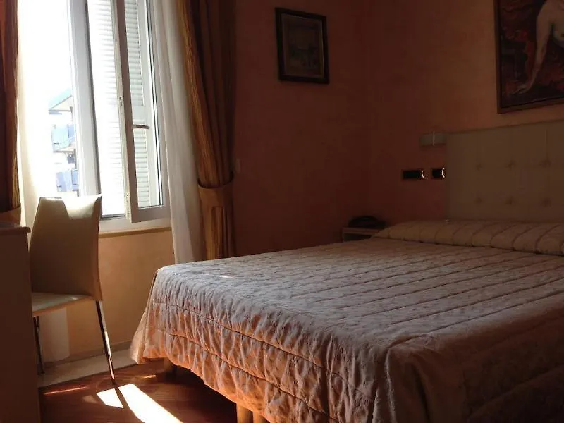 ****  Hotel Vienna Ostenda E Ristorante Il Danubio Rimini Italy