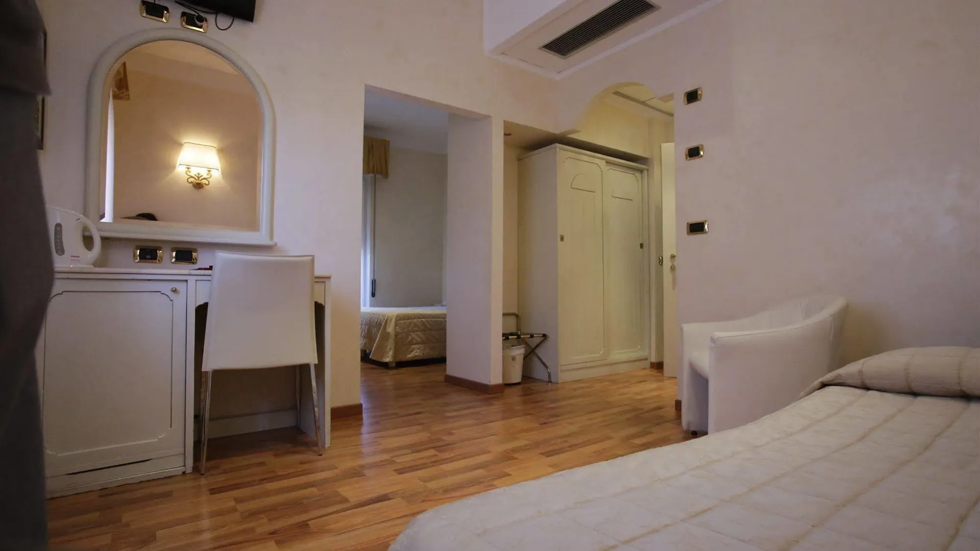 Hotel Vienna Ostenda E Ristorante Il Danubio Rimini