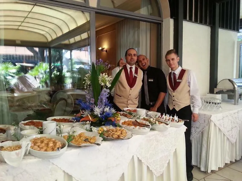 Hotel Vienna Ostenda E Ristorante Il Danubio Rimini
